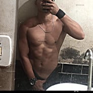 Acompanhante Zeake - Perfil