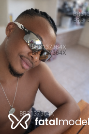 Acompanhante Max Bueno - Perfil