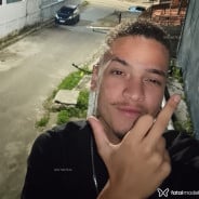 Acompanhante Layrton - Perfil
