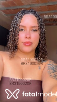 Acompanhante May - Perfil
