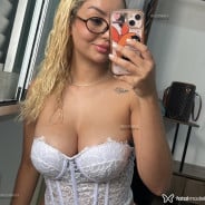 Acompanhante Yanny - Perfil