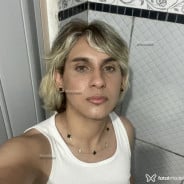Acompanhante Wilton - Perfil