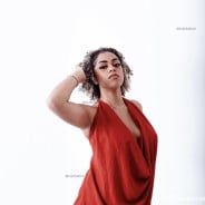 Acompanhante Adila - Perfil