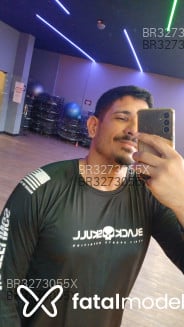 Acompanhante Thomaz - Perfil
