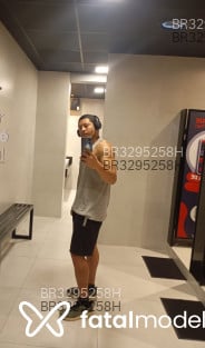 Acompanhante Tank Evans - Perfil