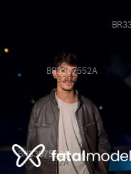 Acompanhante Klayon - Perfil