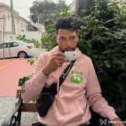 Acompanhante Zaac Constantino - Perfil