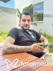 Acompanhante Ali Hadi - Perfil