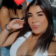 Acompanhante Floor - Perfil