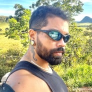 Acompanhante Ícaro - Perfil