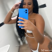 Acompanhante Preta - Perfil