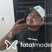 Acompanhante Shellby - Perfil