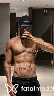 Acompanhante Pietro - Perfil