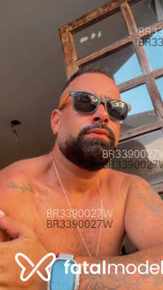 Acompanhante Benny - Perfil