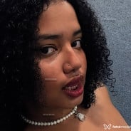 Acompanhante Flora - Perfil