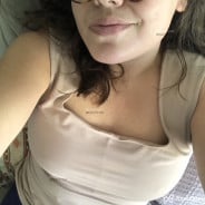 Acompanhante Joana Darc - Perfil