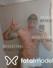 Acompanhante Petter Villar - Perfil