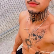Acompanhante Destro - Perfil