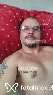 Acompanhante Carlos Henrique - Perfil