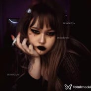 Acompanhante Yefin - Perfil