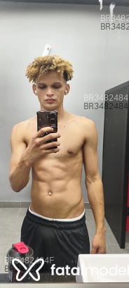 Acompanhante Ícaro Silva - Perfil
