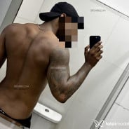 Acompanhante Douglas Indigesto - Perfil