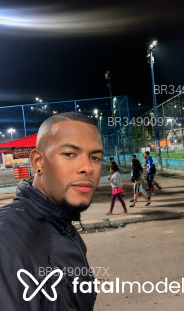 Acompanhante Lucaa - Perfil