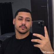 Acompanhante Davis - Perfil