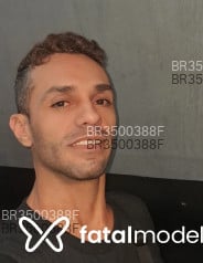 Acompanhante Oscar Linz - Perfil