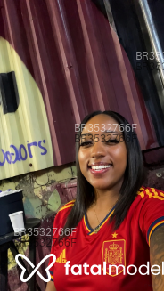 Acompanhante Victoria - Perfil