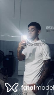 Acompanhante Arthur - Perfil