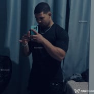 Acompanhante Charray - Perfil