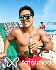 Acompanhante Cabelinho - Perfil