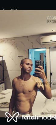 Acompanhante Leonard - Perfil