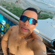 Acompanhante Alexander Giraldo - Perfil