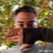 Acompanhante Neguin - Perfil