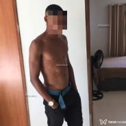 Acompanhante Malcom Merlin - Perfil