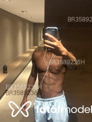 Acompanhante Leonardo - Perfil