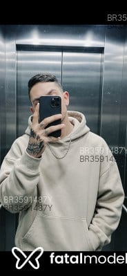 Acompanhante Althoff - Perfil