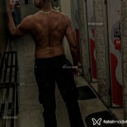 Acompanhante Desconhecido - Perfil