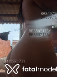 Acompanhante Cremosa - Perfil