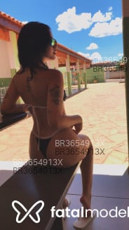 Acompanhante Hillary - Perfil