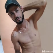 Acompanhante Tataneto - Perfil