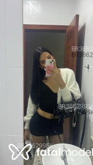 Acompanhante Emilie - Perfil