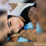 Acompanhante Emelly - Perfil