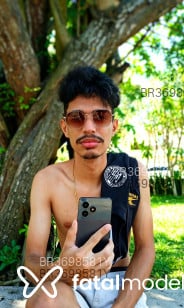 Acompanhante Tharmissonk - Perfil