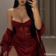 Acompanhante Niina - Perfil