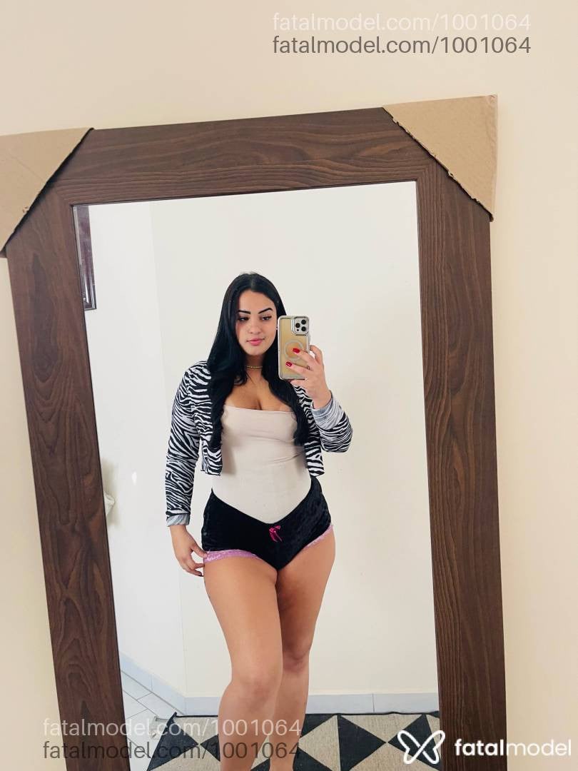 Acompanhante mulher morena (o) de olhos castanhos - Jenifer