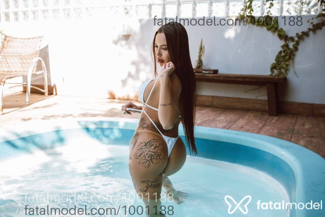 Acompanhante mulher com cabelo castanho de olhos castanhos em Pelotas - Jade Belial