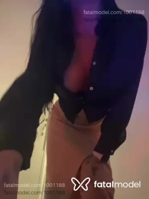 Acompanhante mulher com cabelo castanho de olhos castanhos em Bagé - Jade Belial